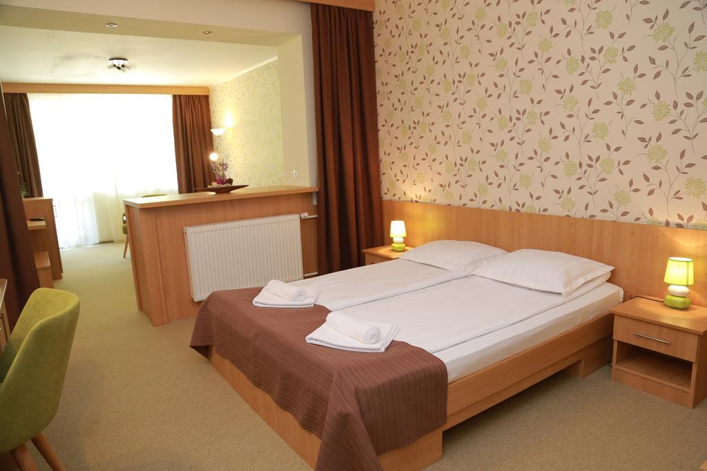 Hotel Muresul Health Spa โซวาตา ภายนอก รูปภาพ